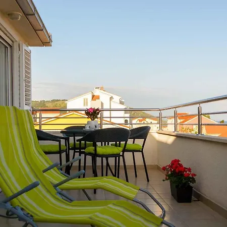 Apartmán Two-bedroom In Okrug Gornji Iii *