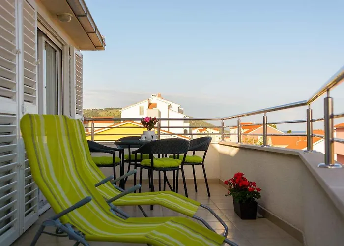 Apartament Two-bedroom In Okrug Gornji Iii *