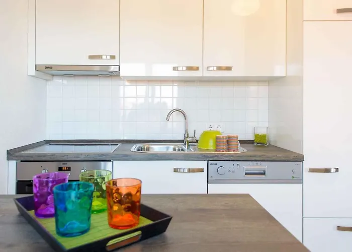 Two-bedroom In Okrug Gornji Iii Apartament