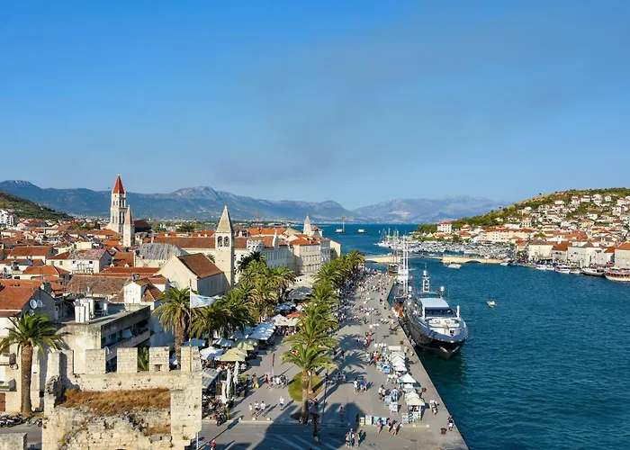 Two-bedroom In Okrug Gornji Iii * Trogir