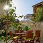 Daire Two-bedroom In Okrug Gornji Iii *