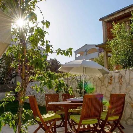 Apartament Two-bedroom In Okrug Gornji Iii *