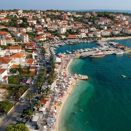 Two-bedroom In Okrug Gornji Iii *