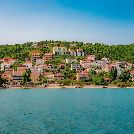 Two-bedroom In Okrug Gornji Iii Apartament