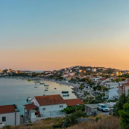 Apartament Two-bedroom In Okrug Gornji Iii