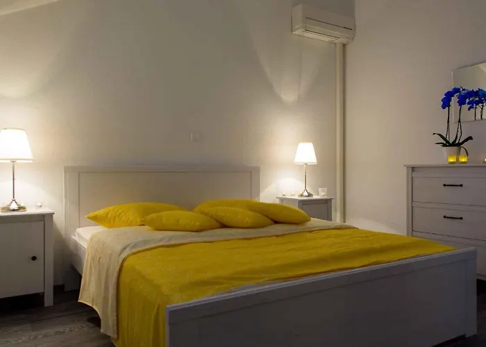 公寓 Two-bedroom In Okrug Gornji Iii 特罗吉尔