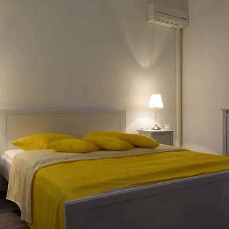 Apartament Two-bedroom In Okrug Gornji Iii Trogir